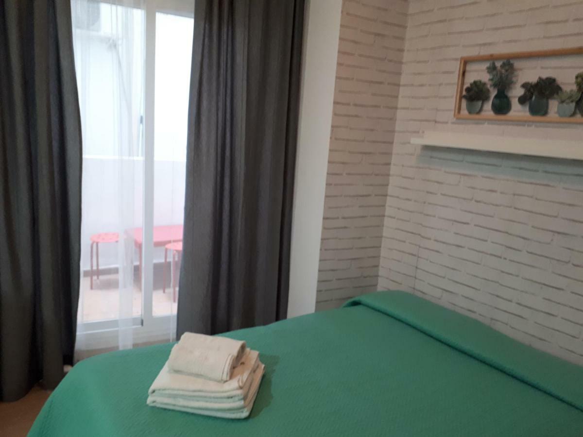Apt En Carreteria En Centro Historico Appartamento Málaga Esterno foto